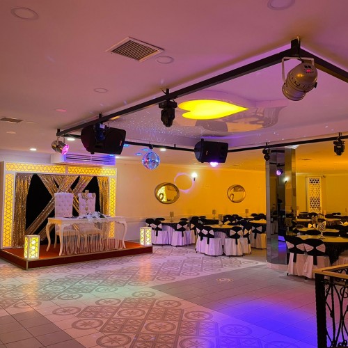 Salon Deluxe
