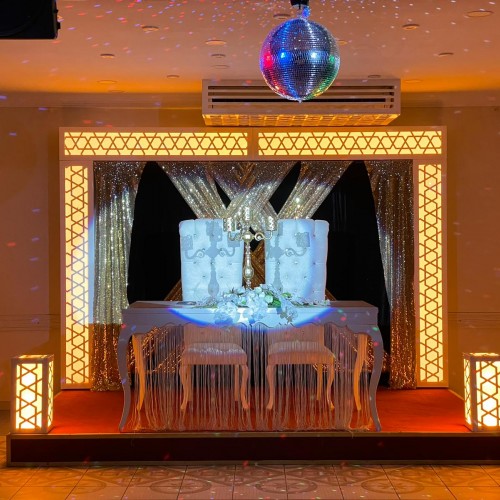 Salon Deluxe