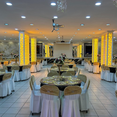Salon Deluxe