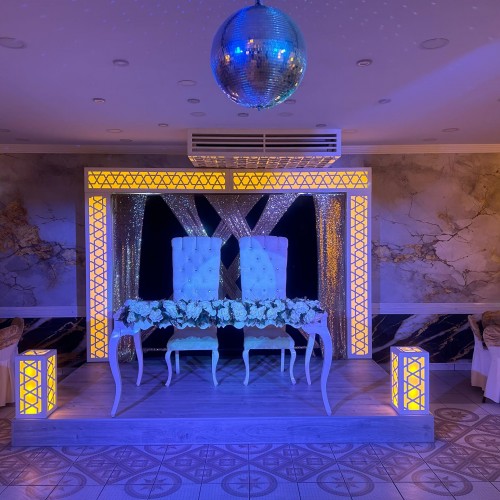 Salon Deluxe
